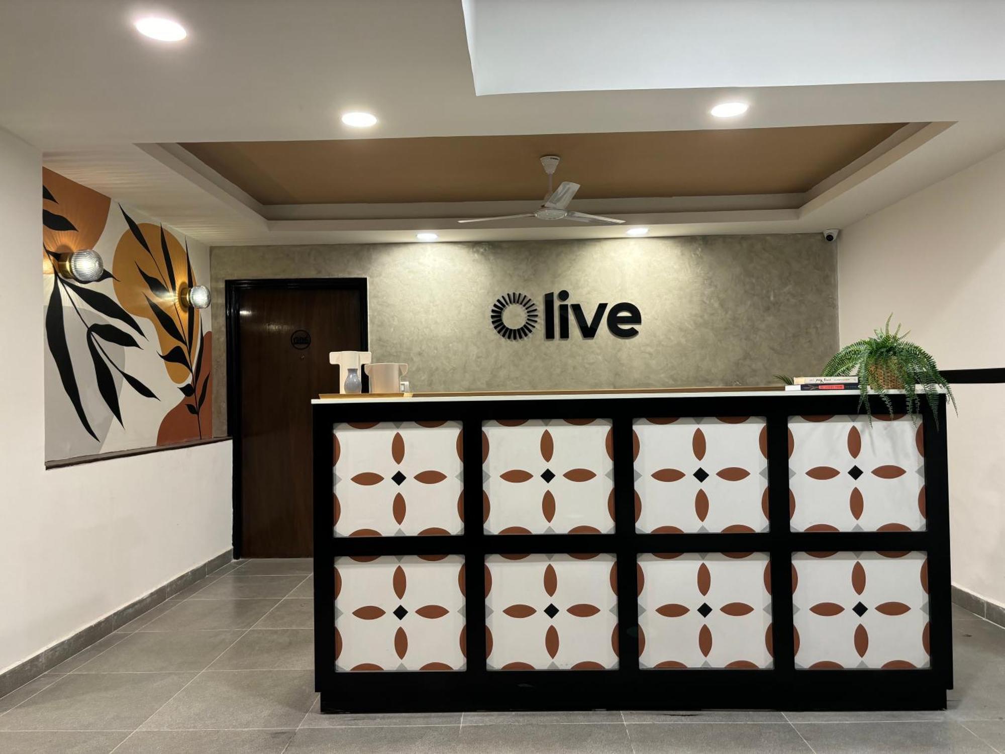 Olive Hotel Palace Road By Embassy Group Bangalore Exterior foto